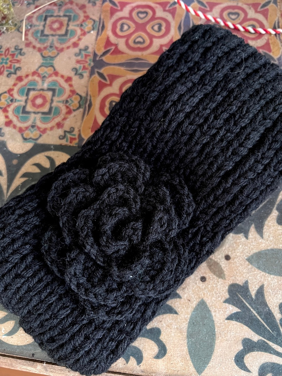 Strick Haarband Blüte Schwarz