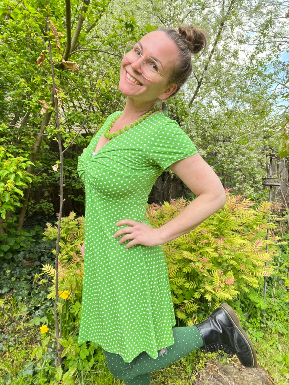 Kleid BESTSELLER Punktvoll Kiwi Grün