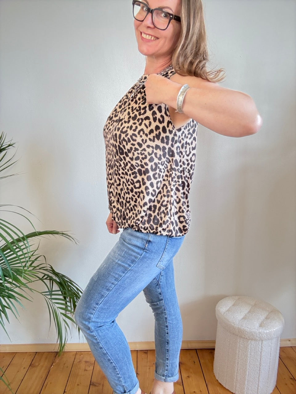Top Alice Leo