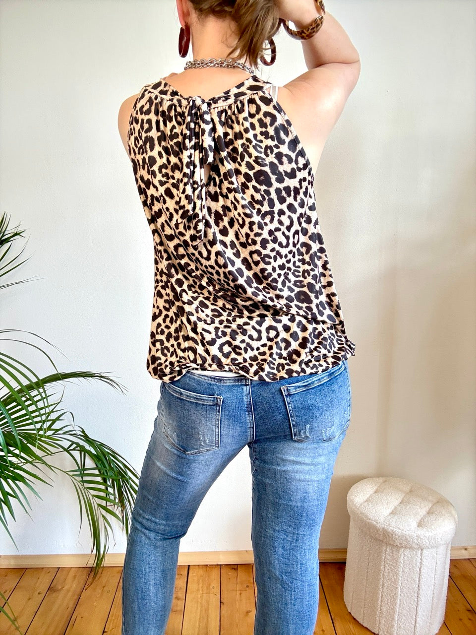 Top Alice Leo