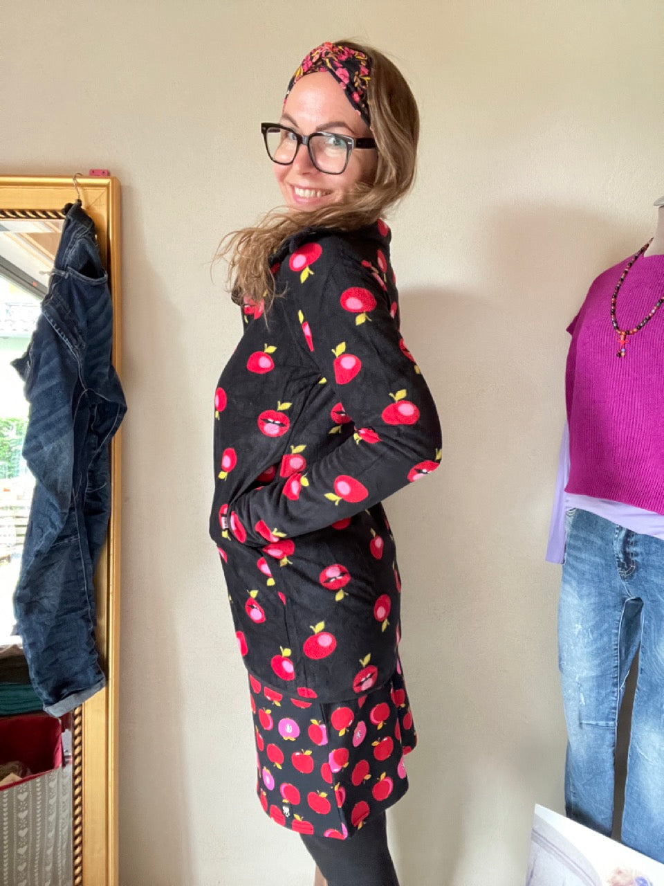 Sweatjacke Apfelbäckchen Schwarz