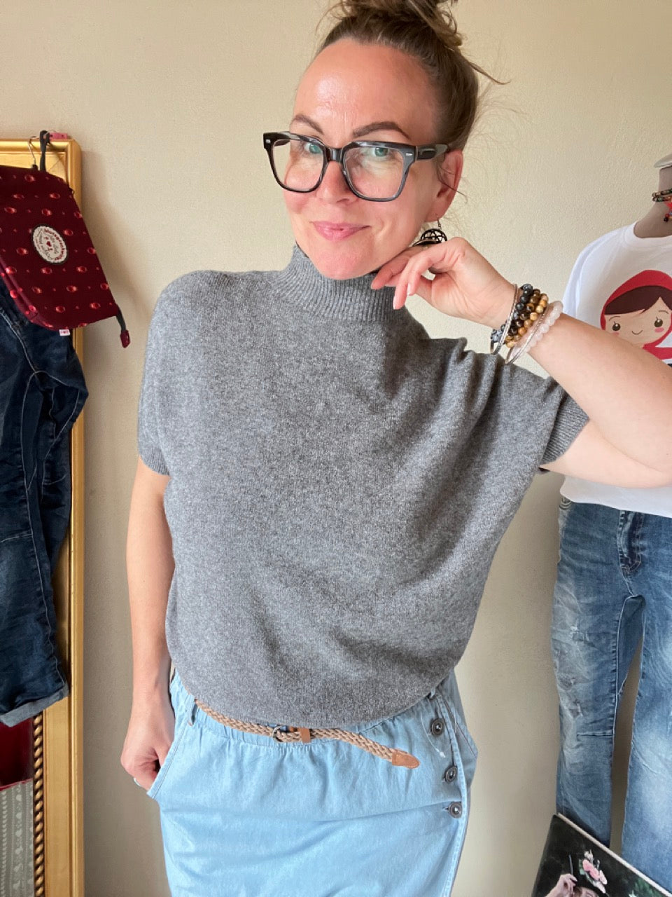 Pulli Showtime Grau