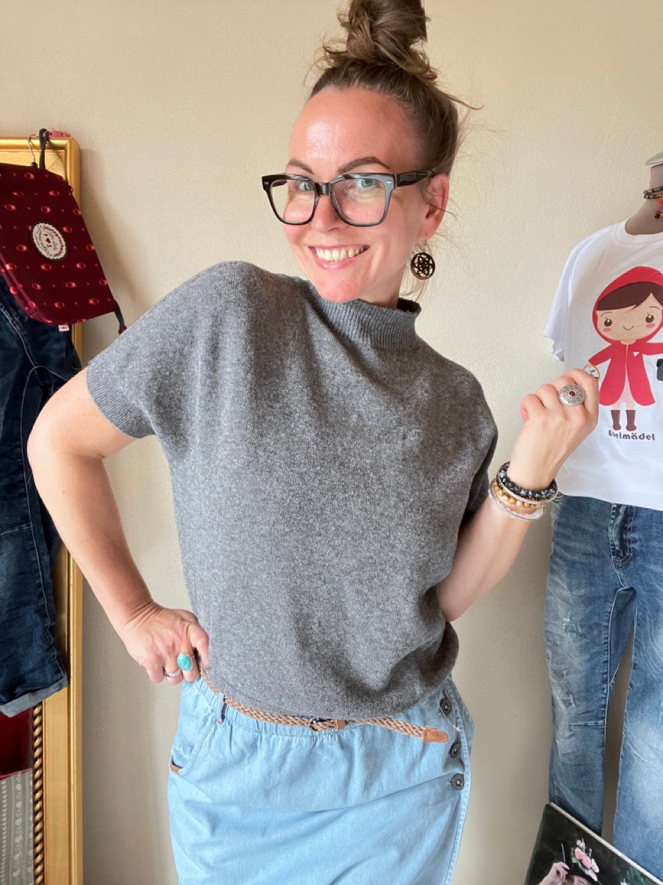 Pulli Showtime Grau