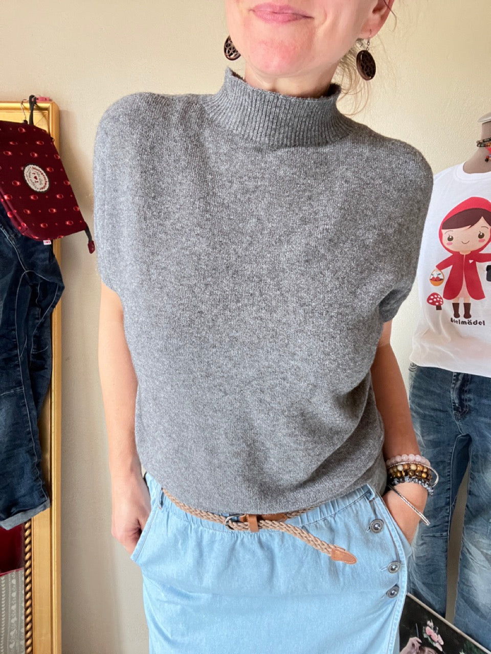Pulli Showtime Grau