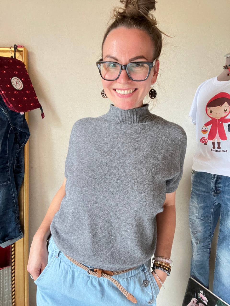 Pulli Showtime Grau