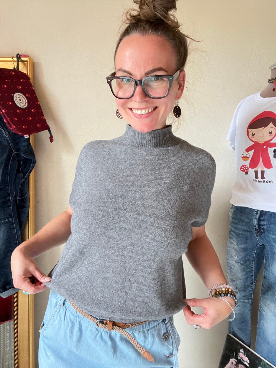 Pulli Showtime Grau