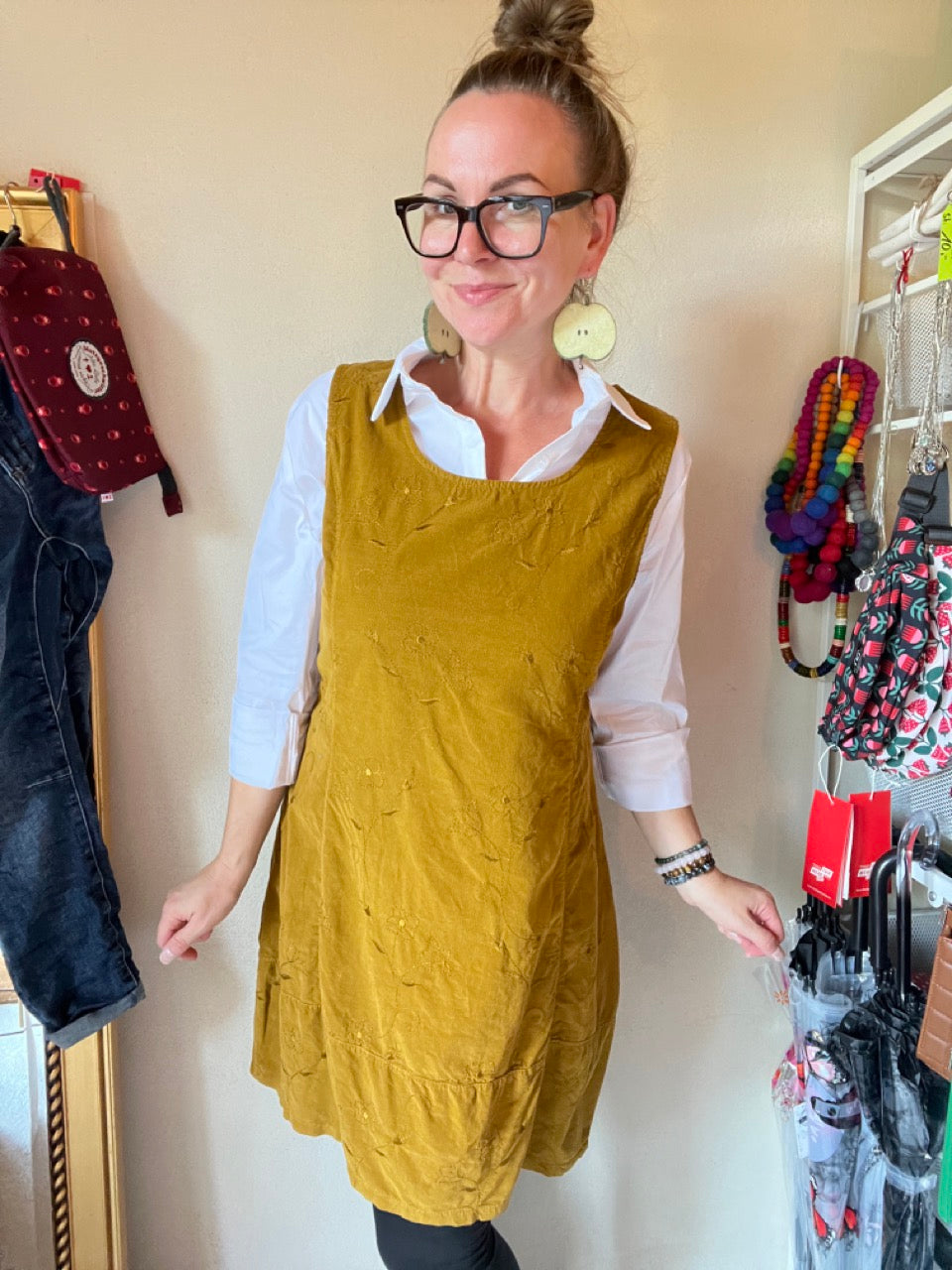 Kleid Zuckersüß Feincord Senfgelb