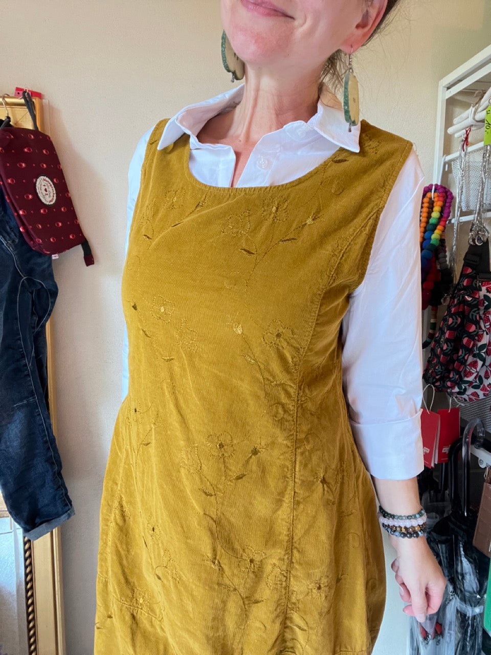Kleid Zuckersüß Feincord Senfgelb