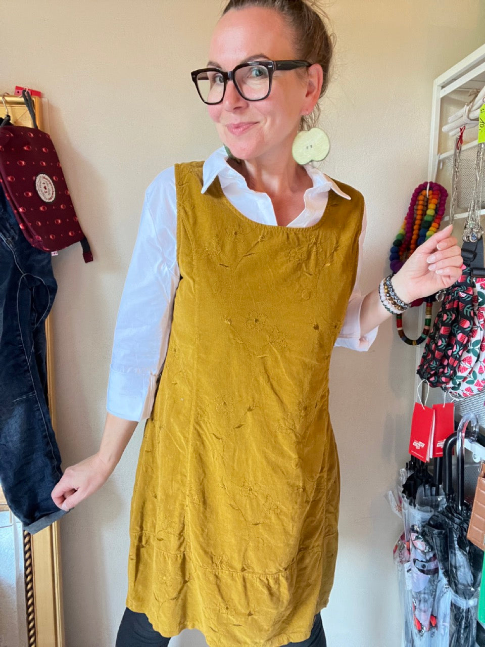 Kleid Zuckersüß Feincord Senfgelb
