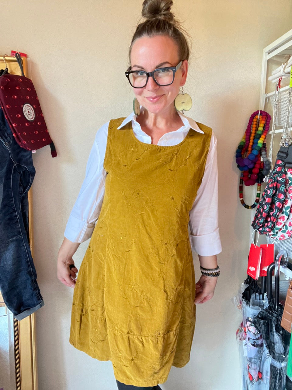 Kleid Zuckersüß Feincord Senfgelb