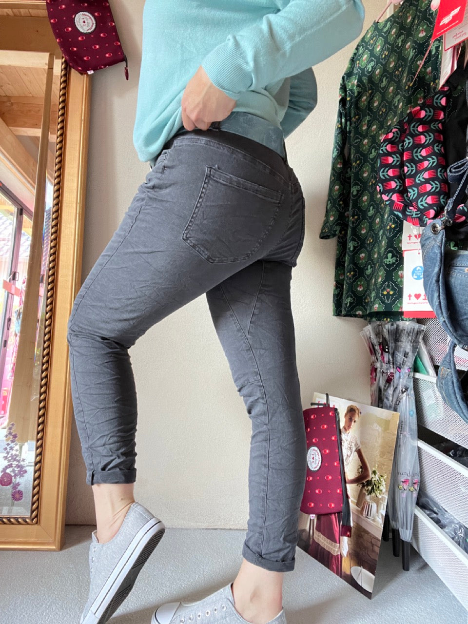 Hose NEU! Jeans Fantastisch Elastisch Steingrau