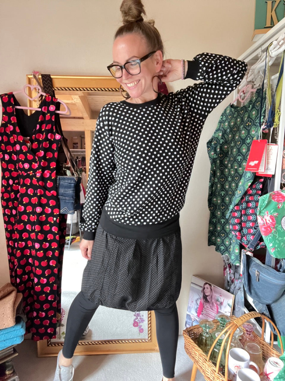Pulli Lizzy Schwarz Punkte
