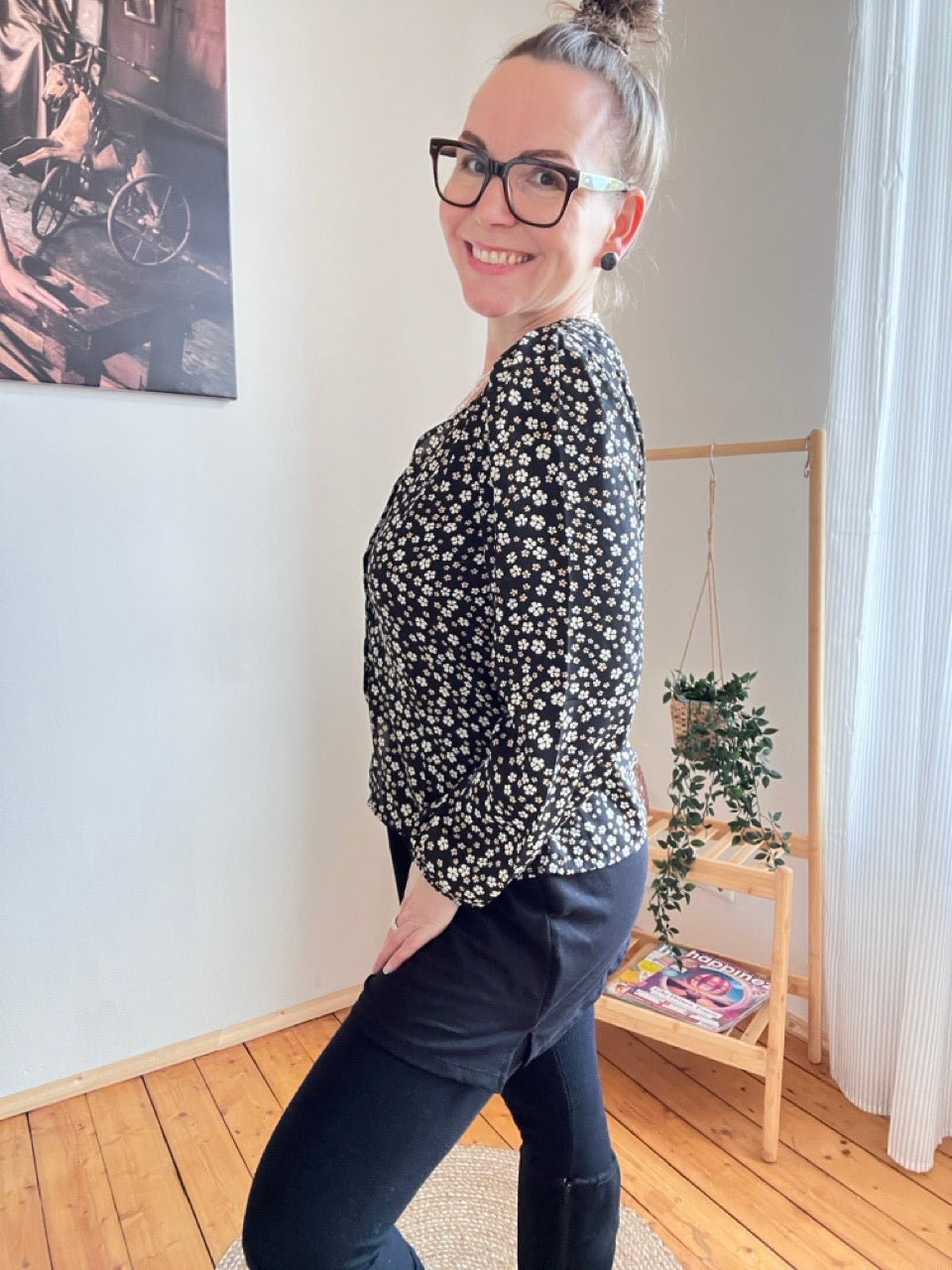 Blusen Shirt Blümchen Schwarz - FROLLEIN KÄTHE Shop