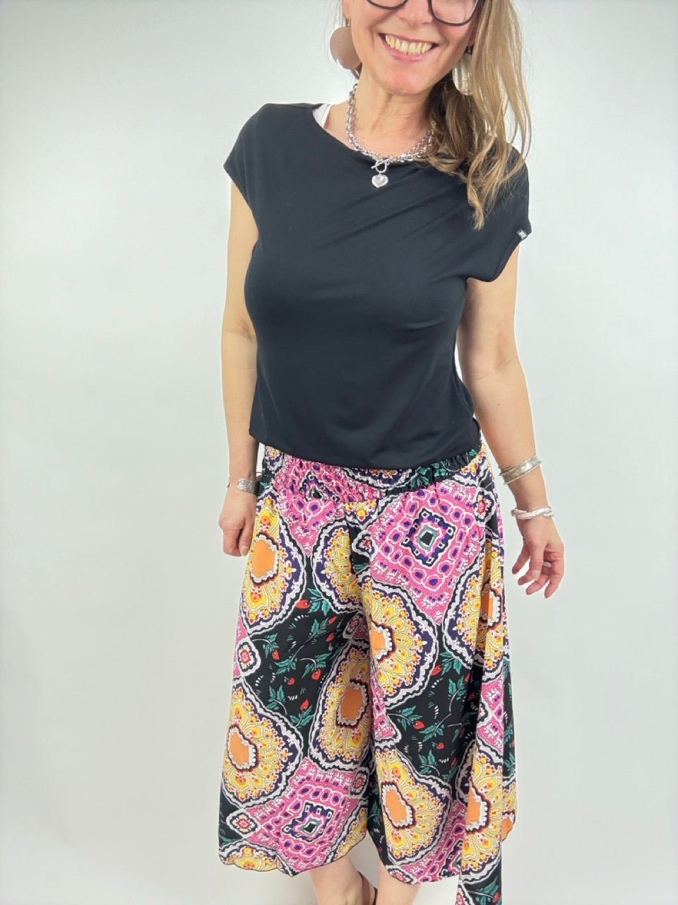 Hose Mira Culotte Schwarz Bunt - FROLLEIN KÄTHE Shop