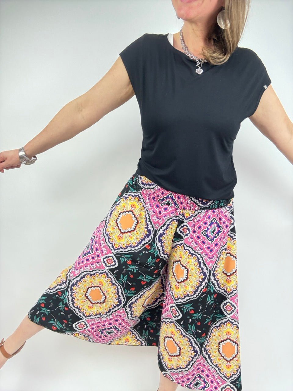 Hose Mira Culotte Schwarz Bunt - FROLLEIN KÄTHE Shop