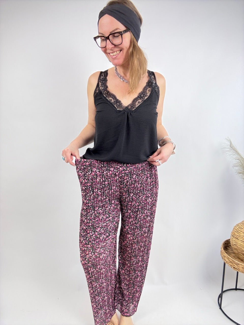 Hose Streublümchen Plissee Schwarz - FROLLEIN KÄTHE Shop