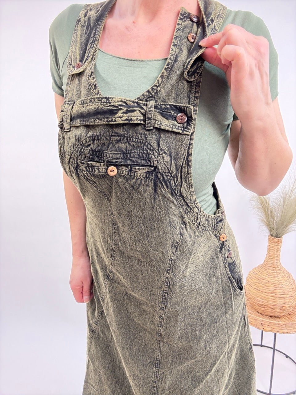 Latzkleid Stonewash Khaki - FROLLEIN KÄTHE Shop