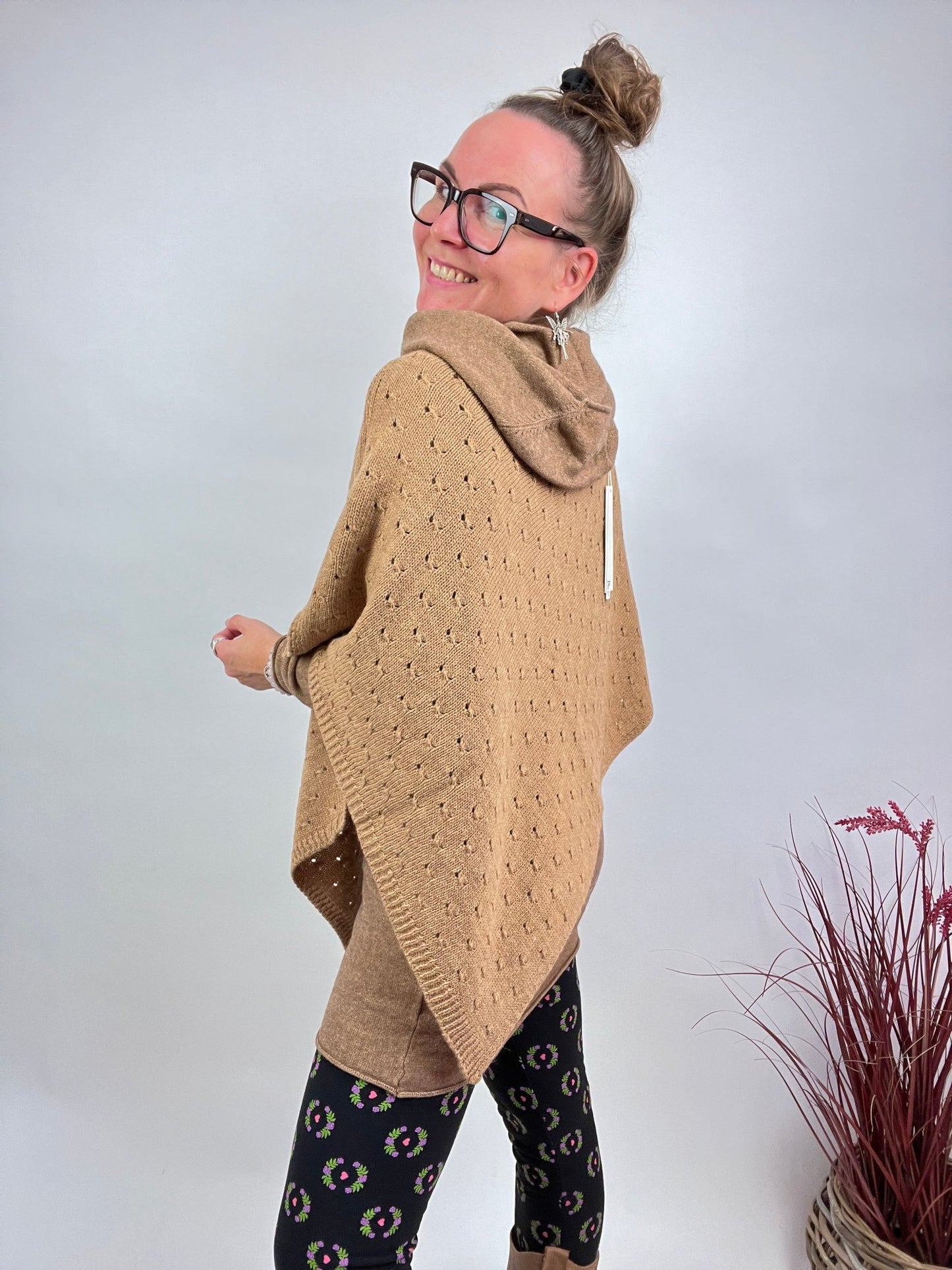 Poncho Woll Herzl Cappuccino - FROLLEIN KÄTHE Shop