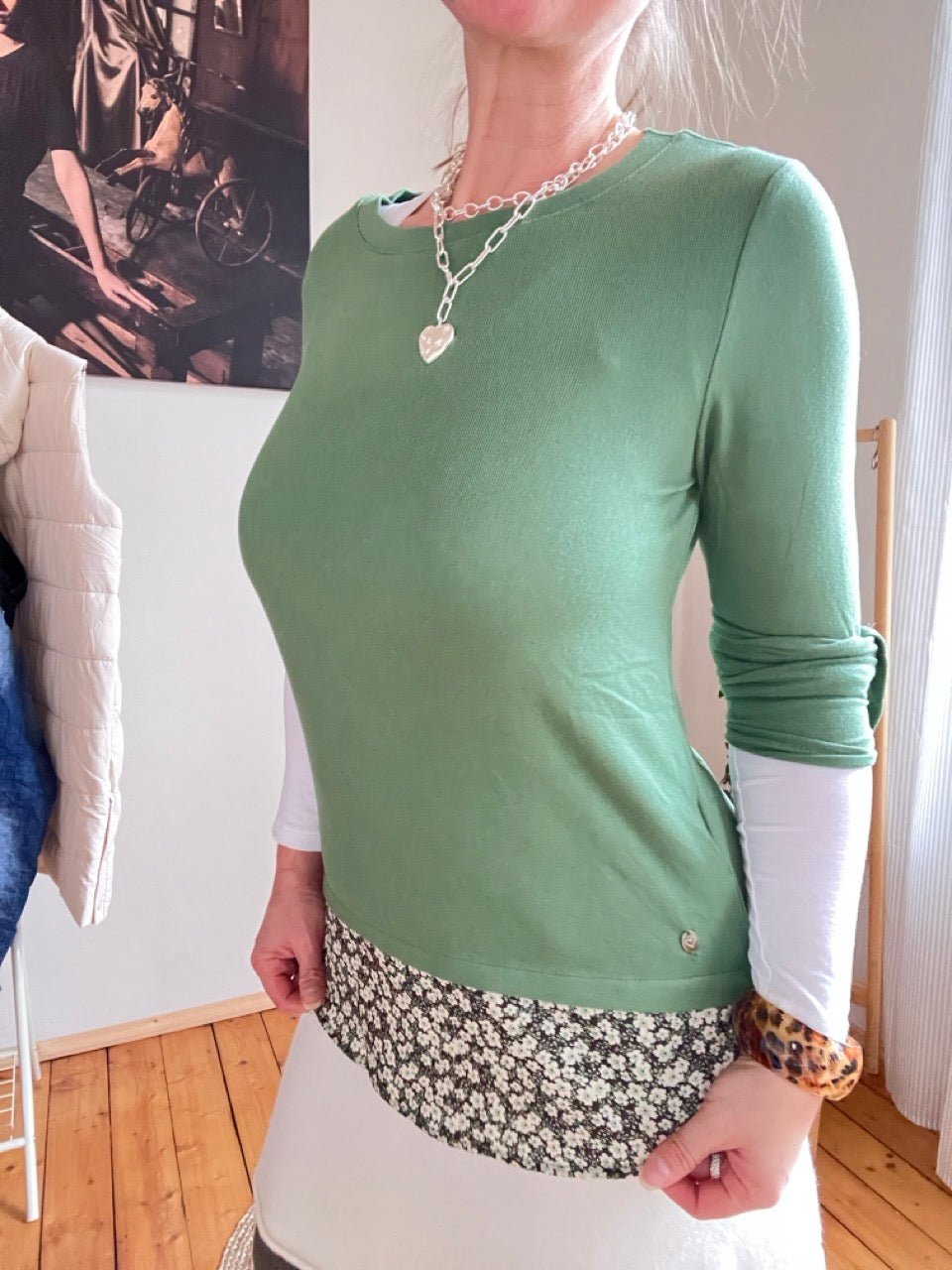 Shirt Langarm Blusenstyle Blümchen Grün - FROLLEIN KÄTHE Shop