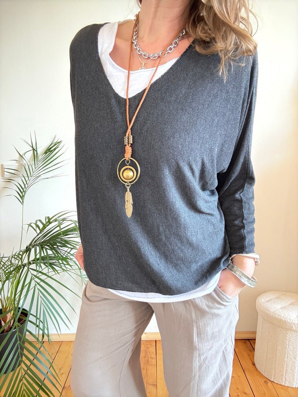 Shirt Langarm Sofie mit Kette Schwarz - FROLLEIN KÄTHE Shop