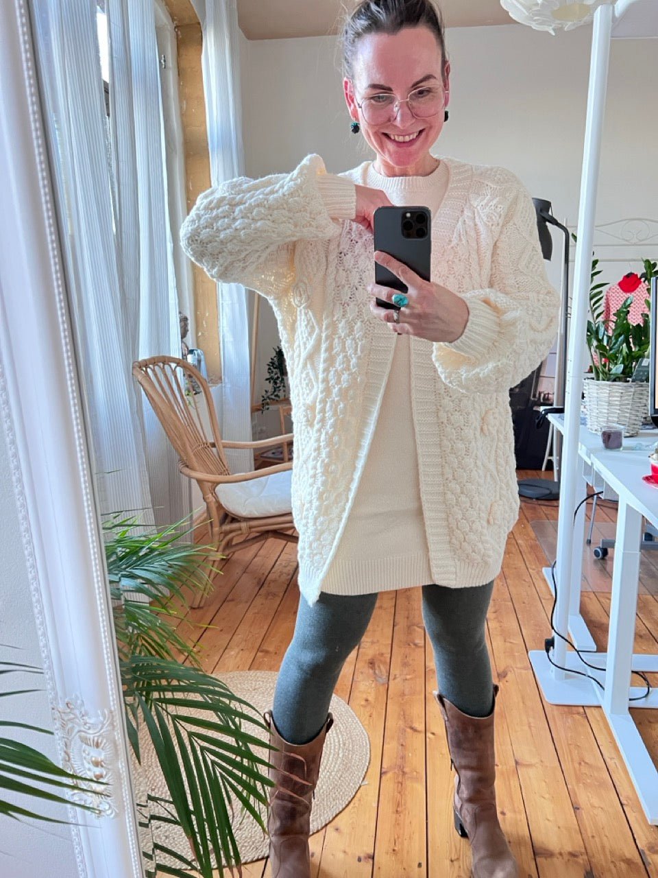 Strickjacke Blütezeit Wollweiß - FROLLEIN KÄTHE Shop