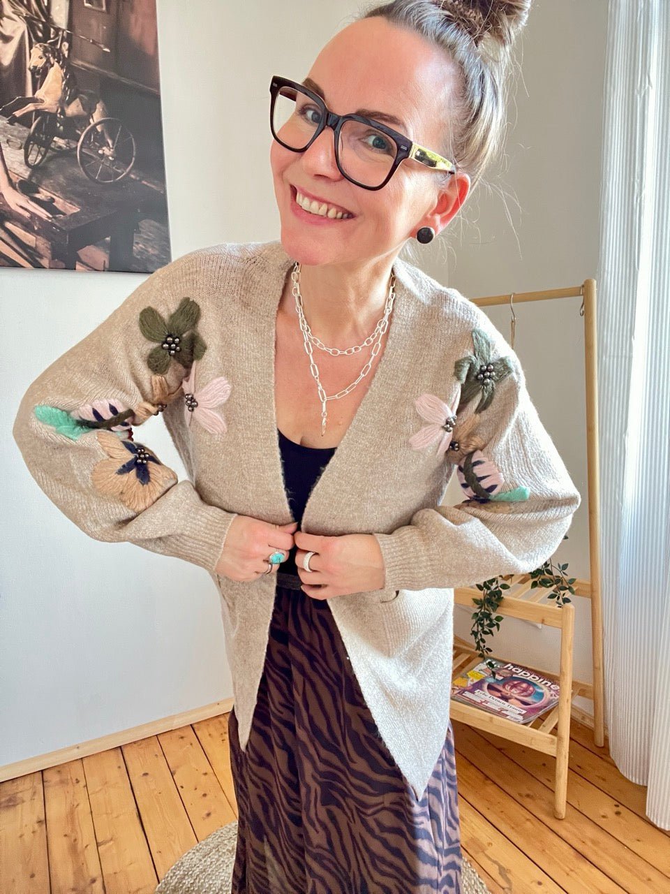 Strickjacke Flora Taupe - FROLLEIN KÄTHE Shop