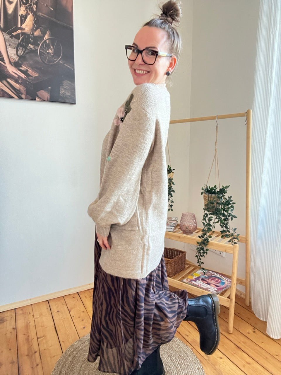 Strickjacke Flora Taupe - FROLLEIN KÄTHE Shop