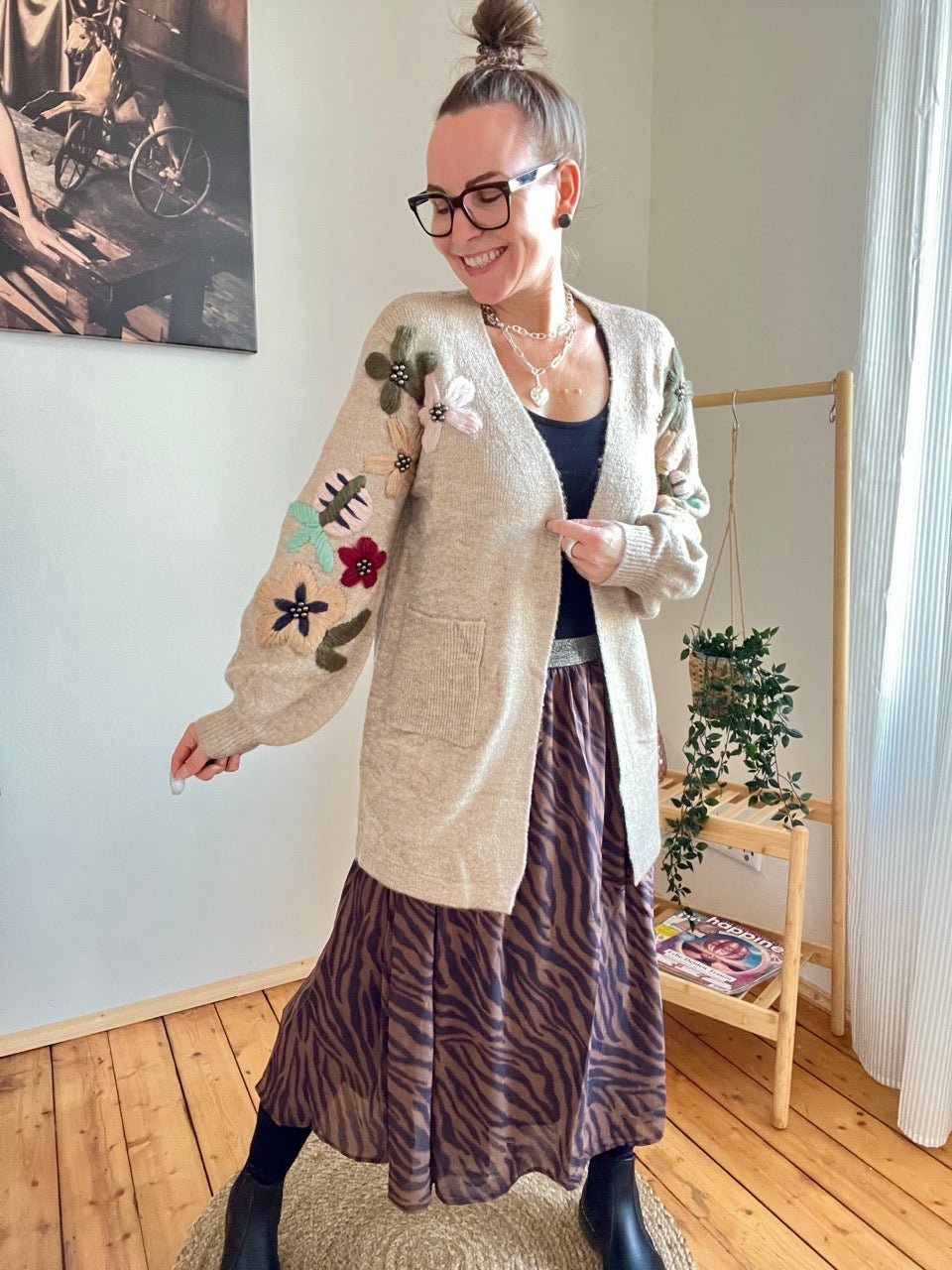 Strickjacke Flora Taupe - FROLLEIN KÄTHE Shop