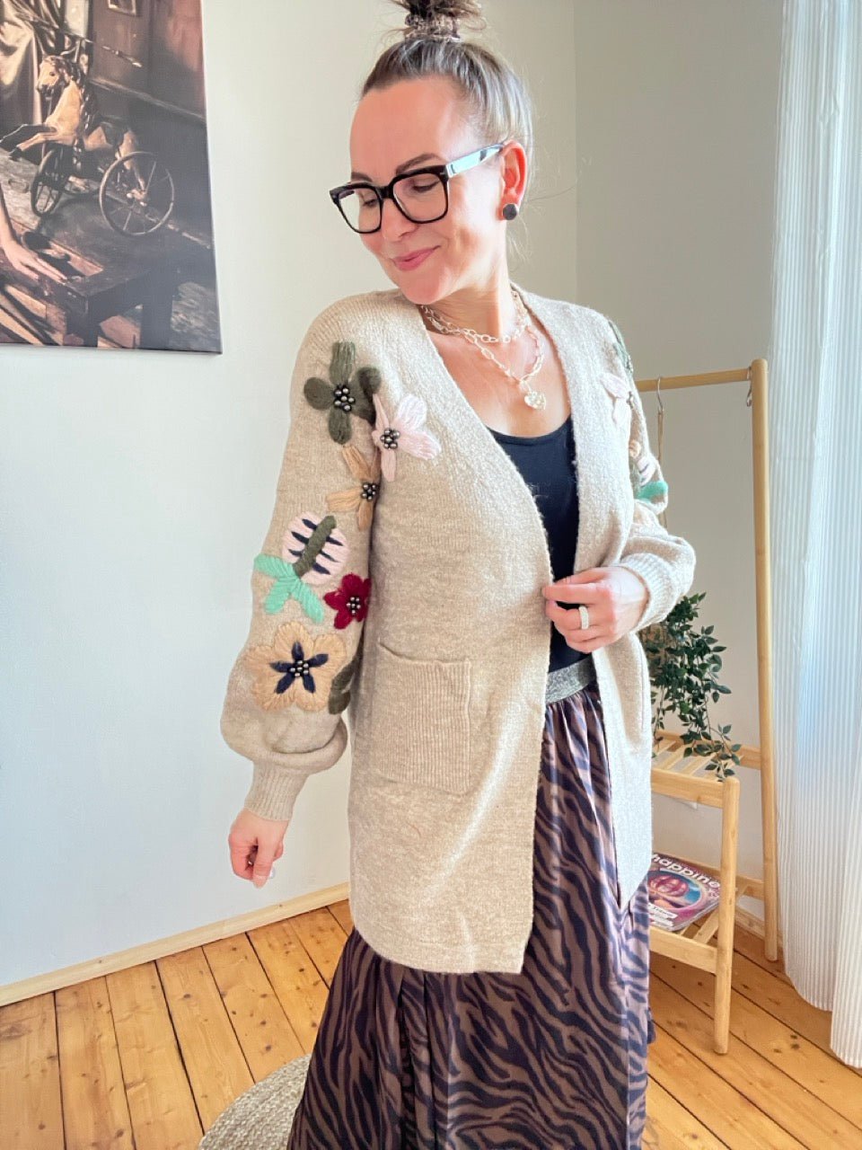 Strickjacke Flora Taupe - FROLLEIN KÄTHE Shop
