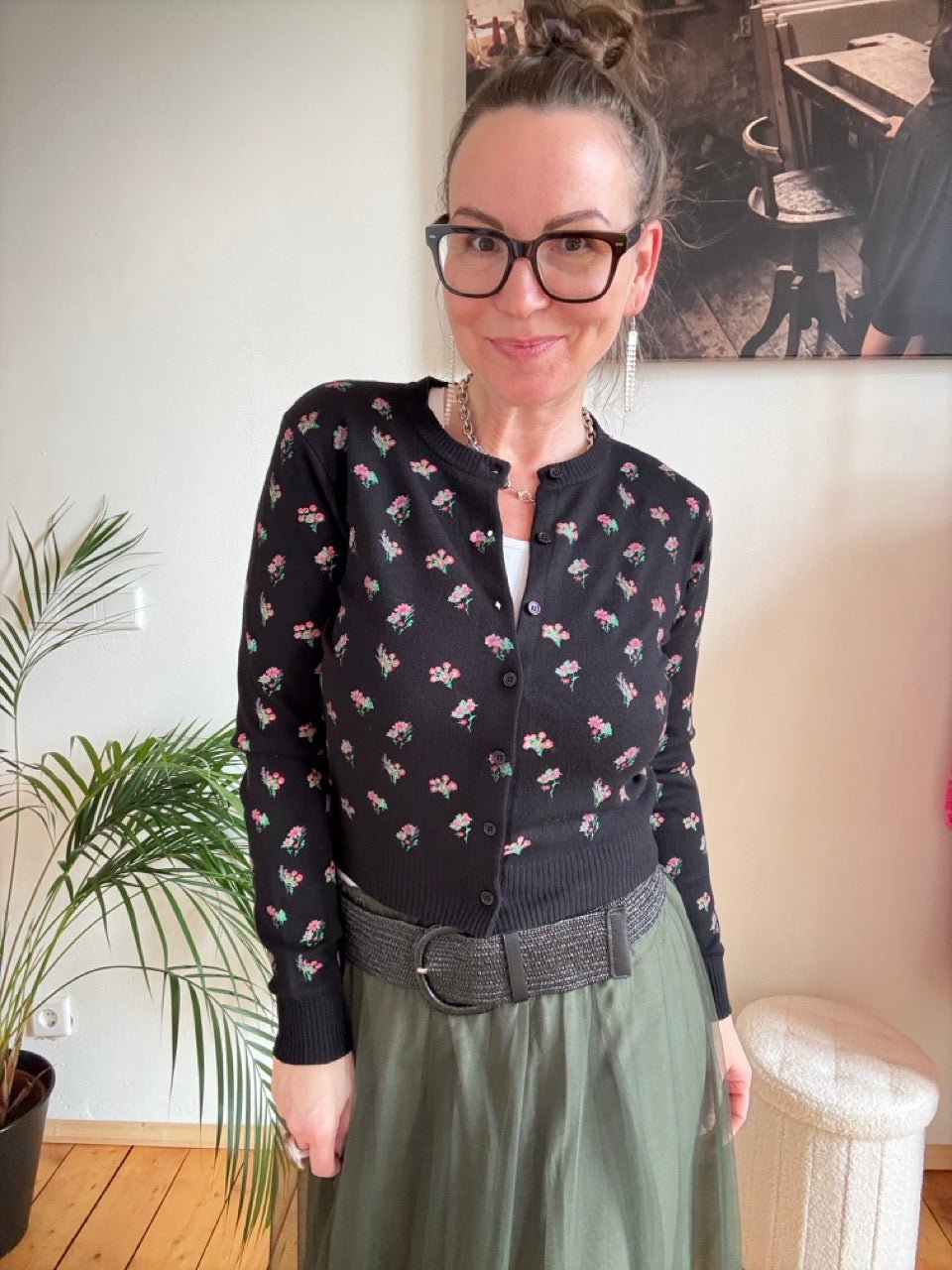 Strickjacke Flower Schwarz - FROLLEIN KÄTHE Shop