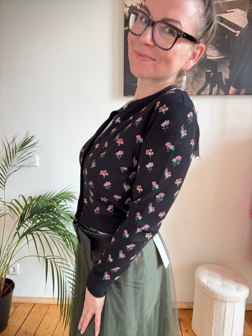 Strickjacke Flower Schwarz - FROLLEIN KÄTHE Shop