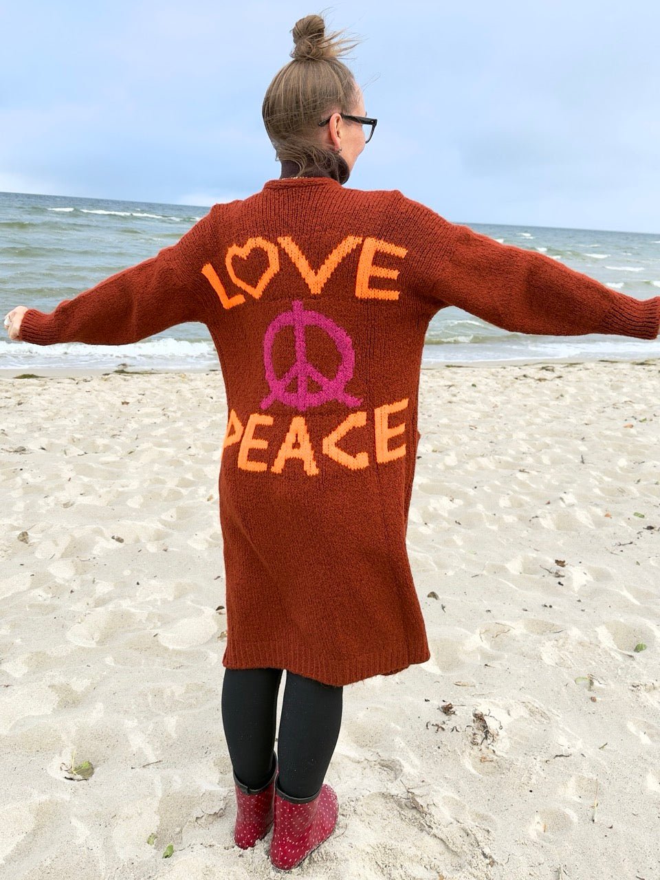 Strickjacke Love & Peace Herbstrot - FROLLEIN KÄTHE Shop