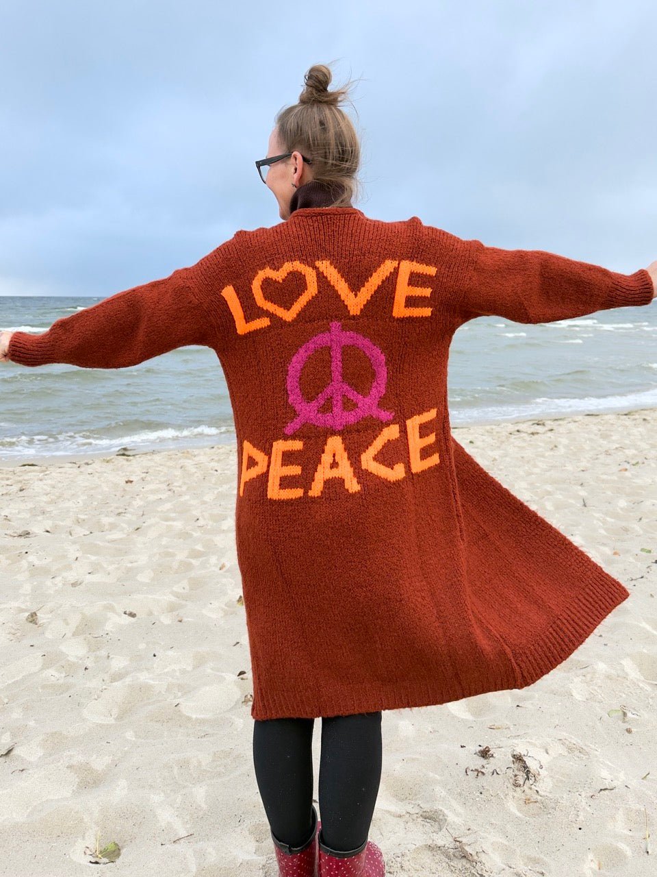 Strickjacke Love & Peace Herbstrot - FROLLEIN KÄTHE Shop
