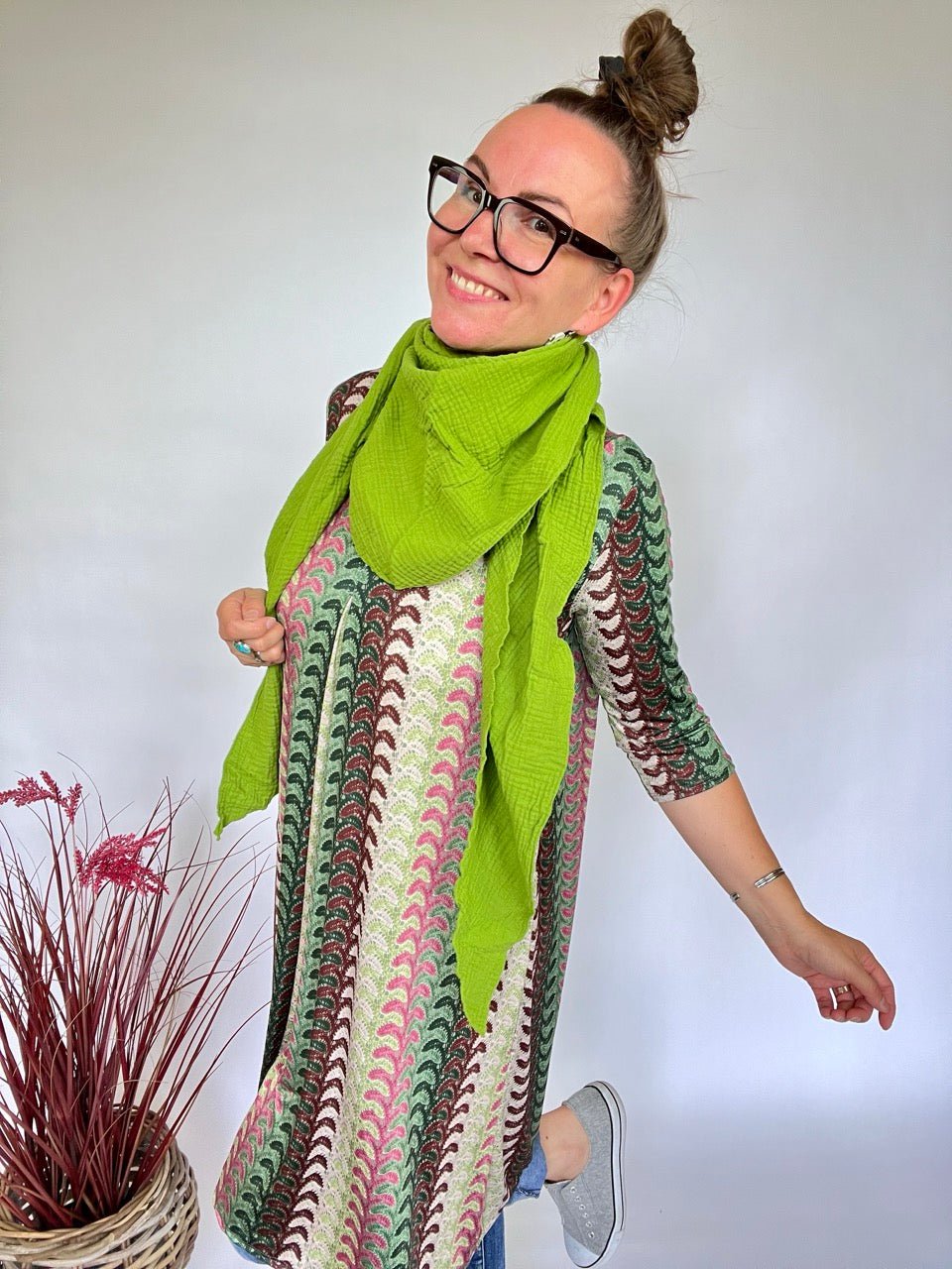 Tuch Gross Mariela Musselin Erbsengrün - FROLLEIN KÄTHE Shop