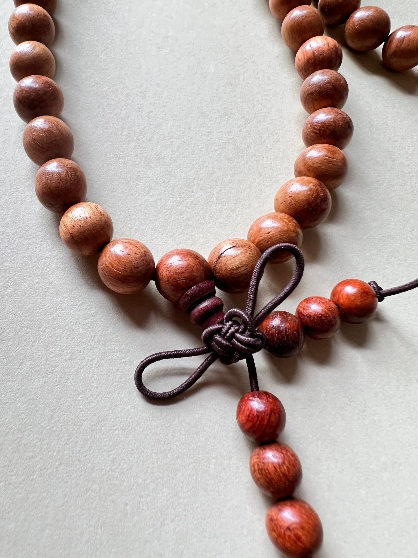 Mala Meditationkette Gleichmut Braun - Padauk - afrikanisches Korallenholz - FROLLEIN KÄTHE Shop