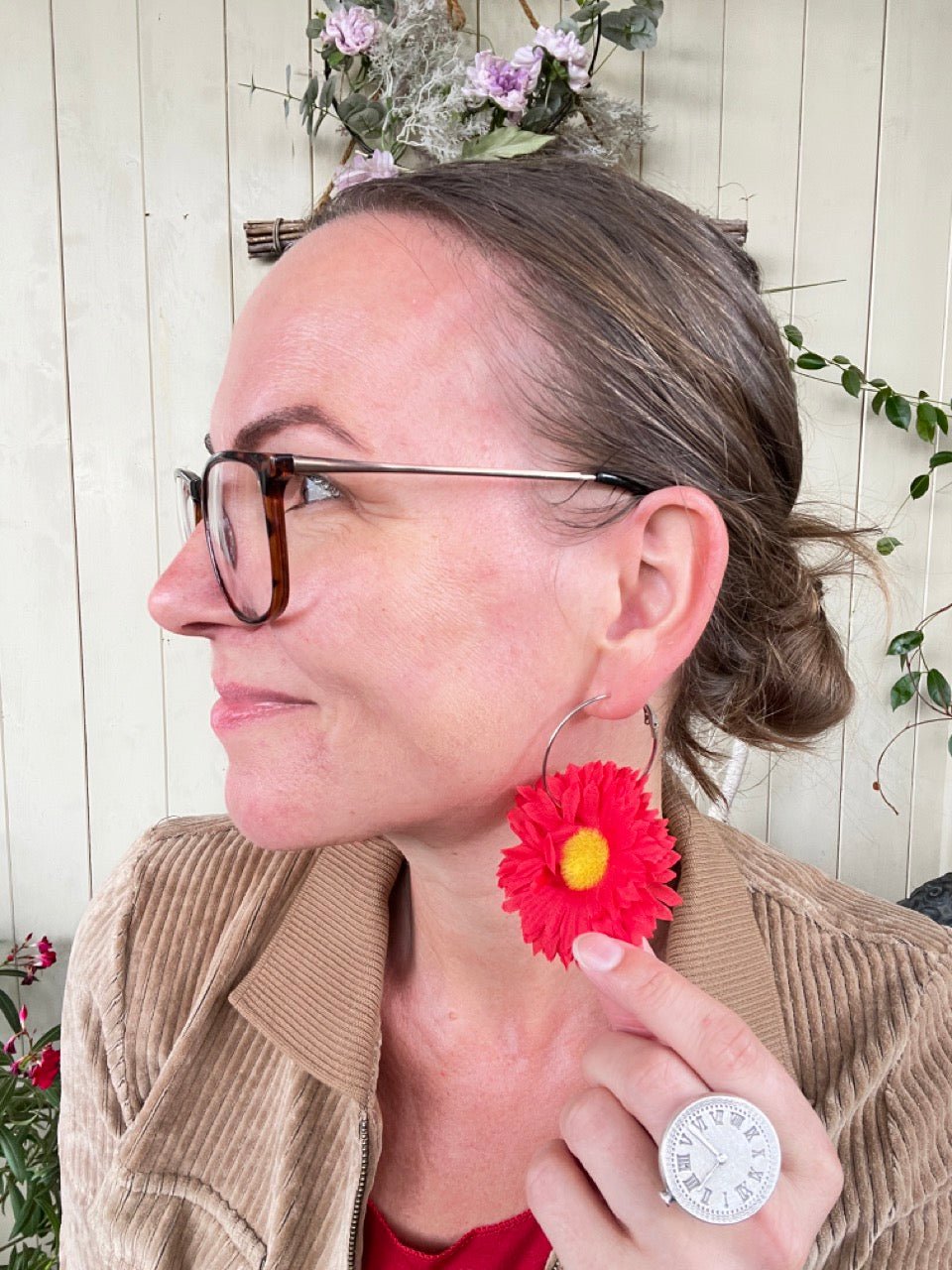 Ohrhänger Blütenzeit Creolen mit Blüte Rot - FROLLEIN KÄTHE Shop