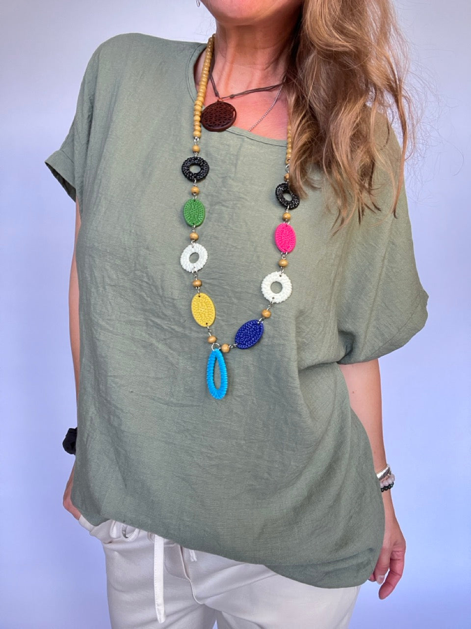 Shirt Schmuckstück mit Kette! Olive Grün