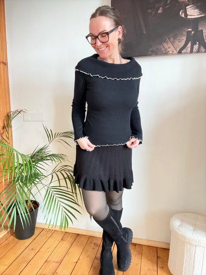 Pulli Carmen Schwarz