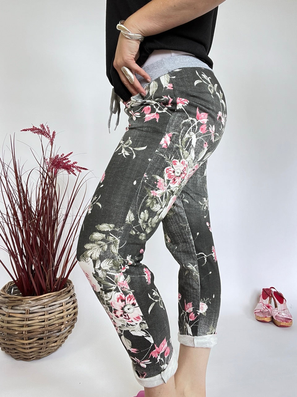 Jogpants Blumenpower Grau