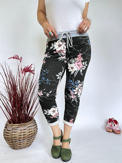 Jogpants Blumenpower Schwarz