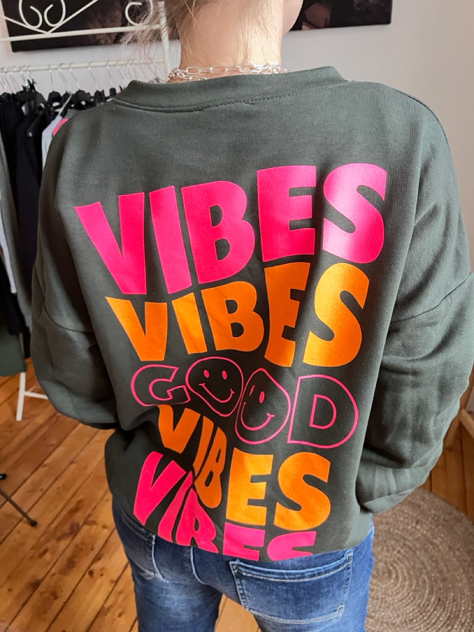 Pulli Good Vibes Olive