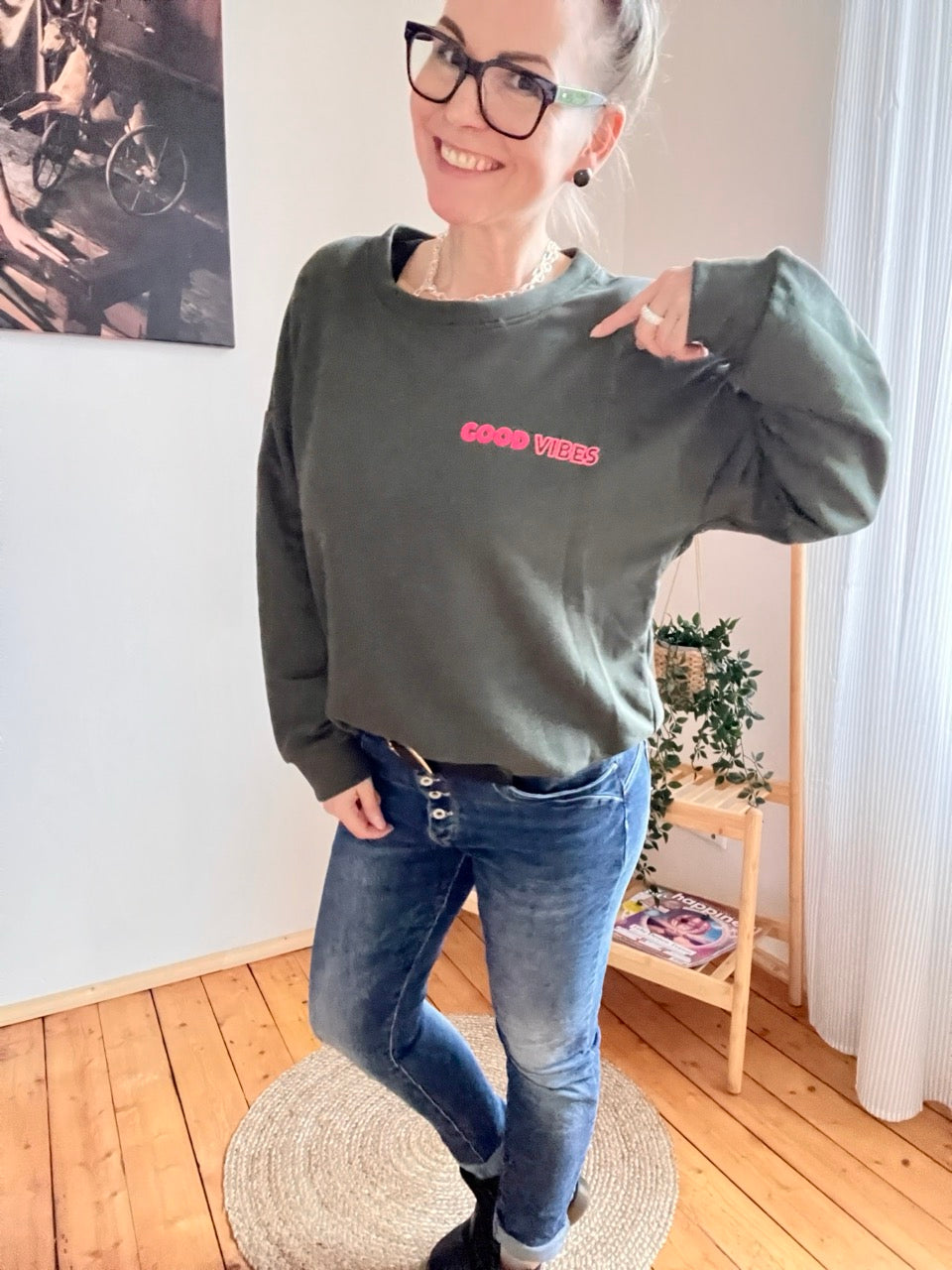 Pulli Good Vibes Olive