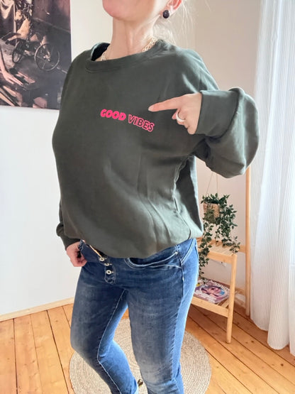 Pulli Good Vibes Olive