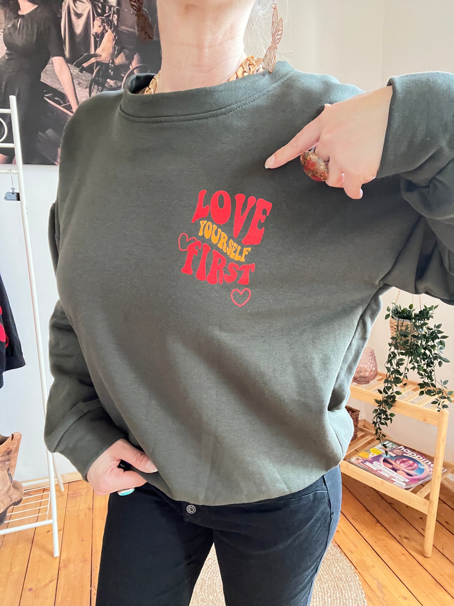 Pulli Love yourself Olive