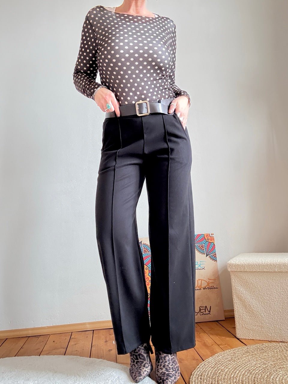 Hose Feinbein Marlen Schwarz mit Gürtel - FROLLEIN KÄTHE Shop