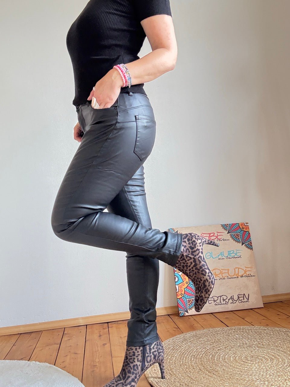 Hose Push up Lederimitat Schwarz - FROLLEIN KÄTHE Shop