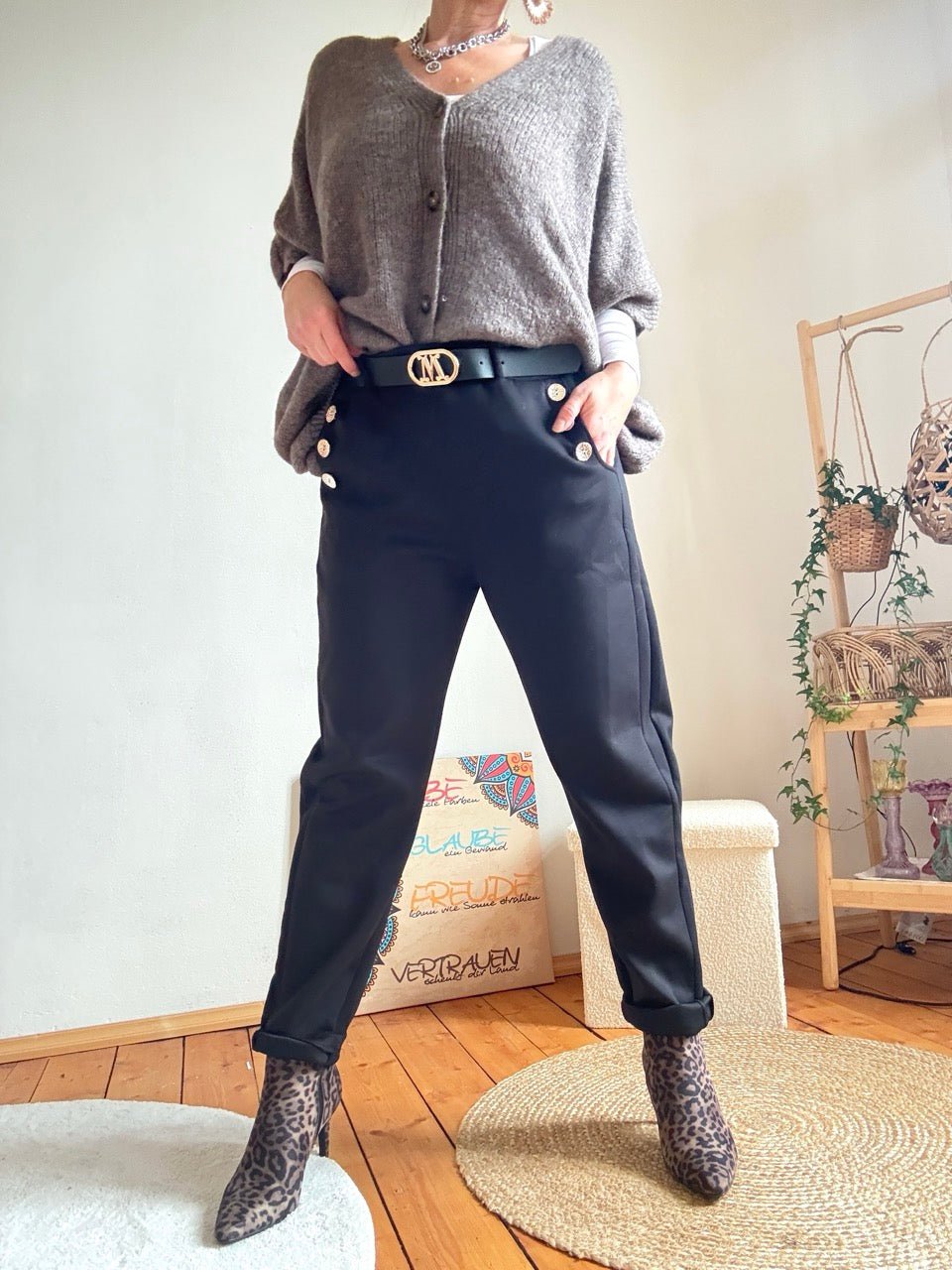 Hose Taja Schwarz mit Gürtel - FROLLEIN KÄTHE Shop