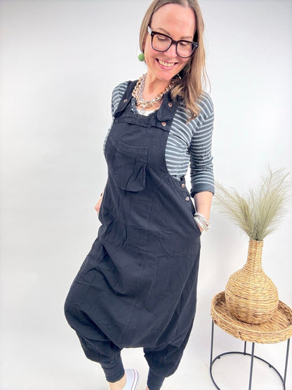 Latzhose Jumpsuit Schwarz - FROLLEIN KÄTHE Shop
