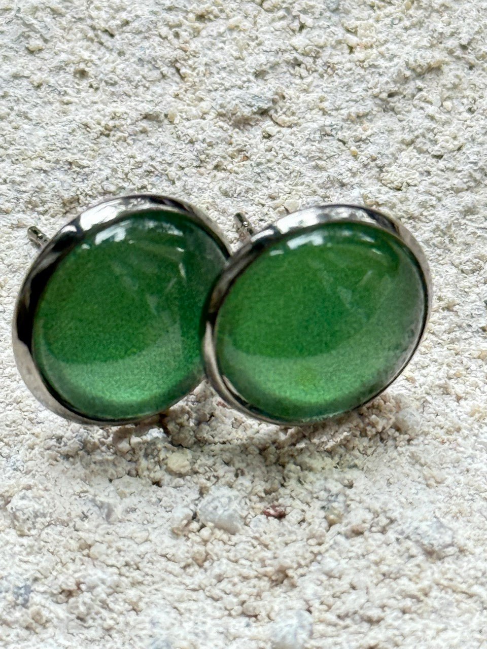 Ohrstecker Edelstahl Kiki Grün Uni 12mm - FROLLEIN KÄTHE Shop
