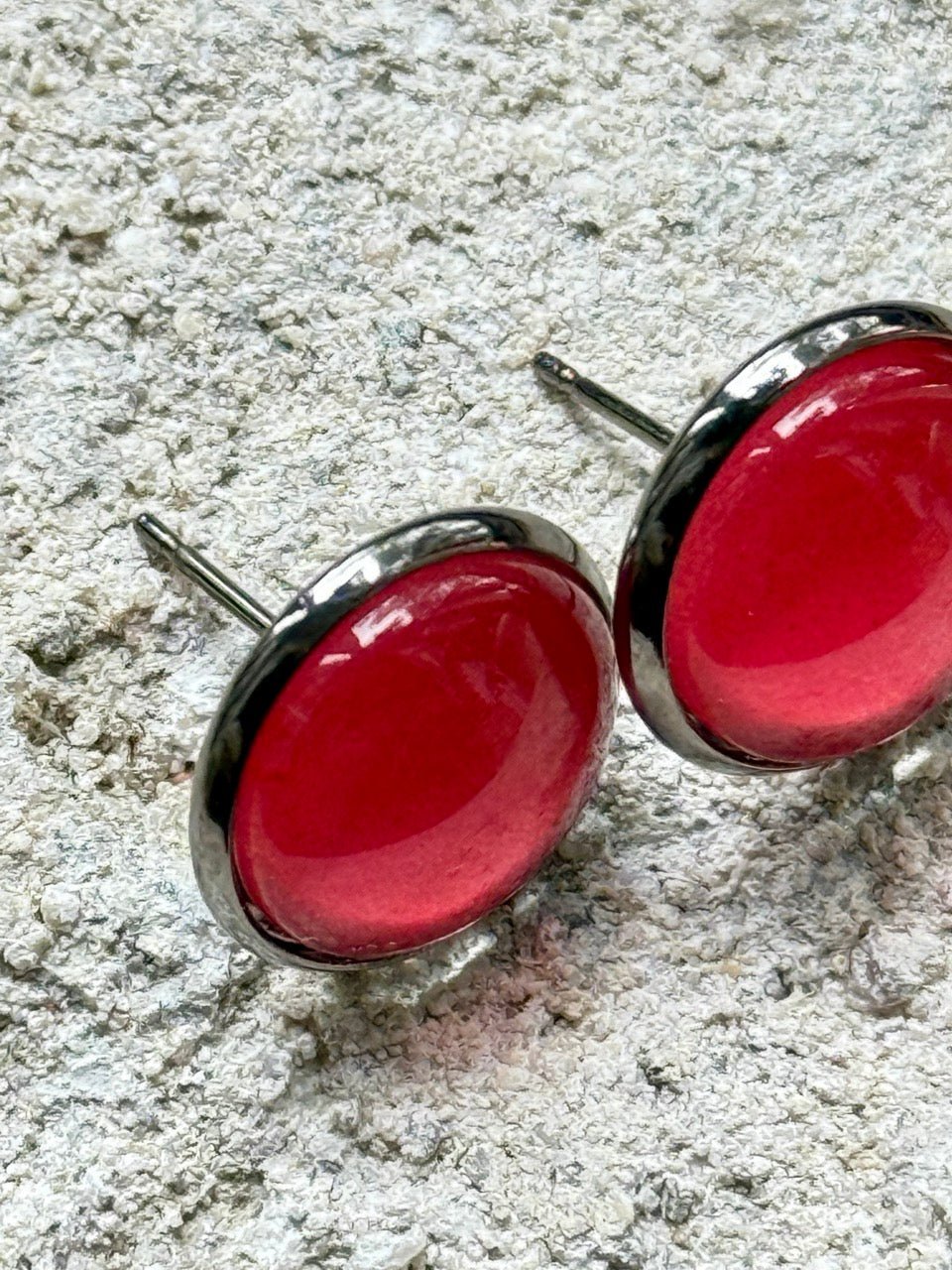 Ohrstecker Edelstahl Kiki Rot Uni 12mm - FROLLEIN KÄTHE Shop